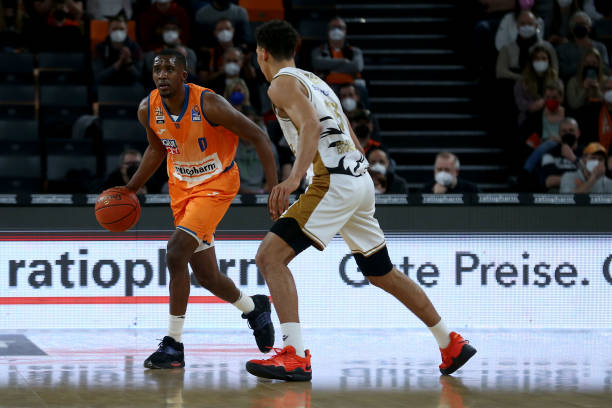 掌握在自己 掌握在自己