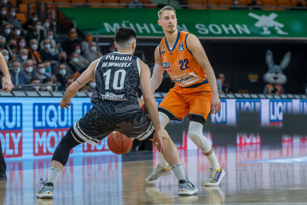 内青少年比 内青少年比