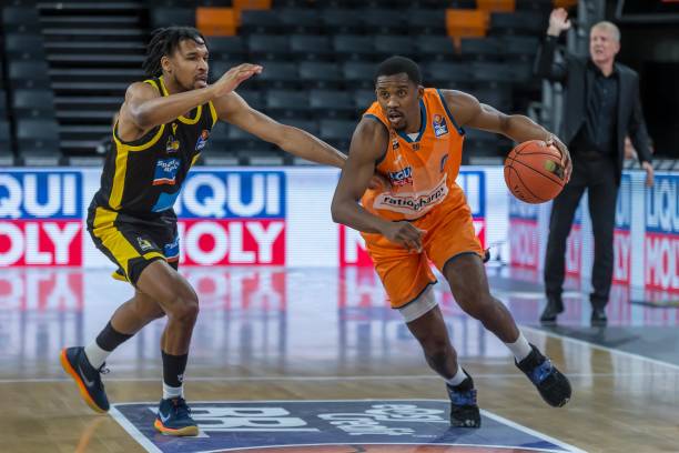 主帅安切洛 主帅安切洛