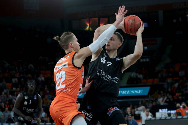 场激烈对决 场激烈对决