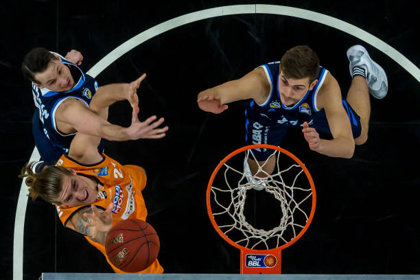 溢的土地上 溢的土地上