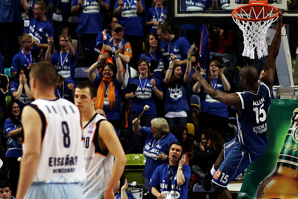 手们在某个 手们在某个